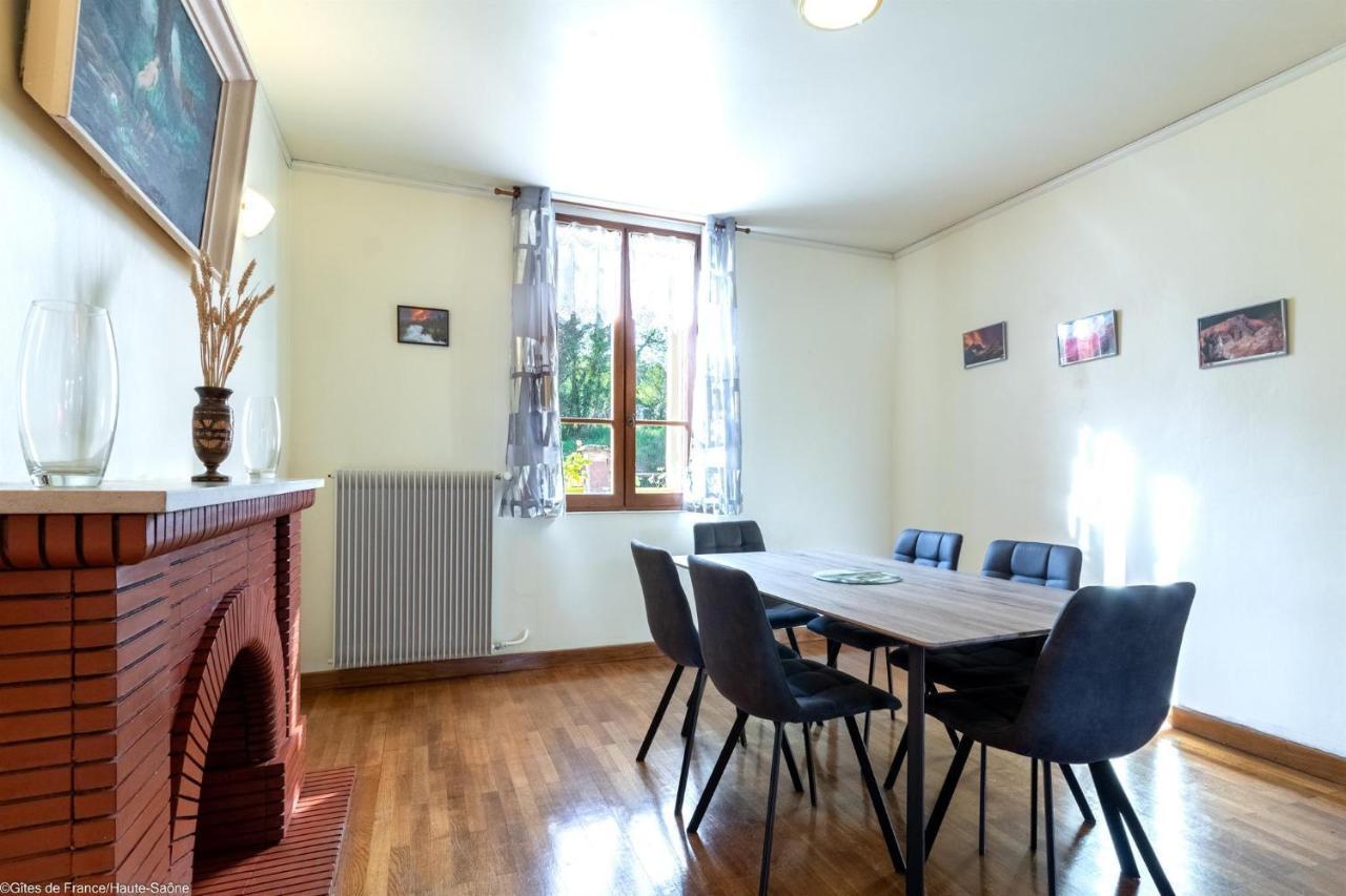 Les Hirondelles Villa Pesmes Buitenkant foto